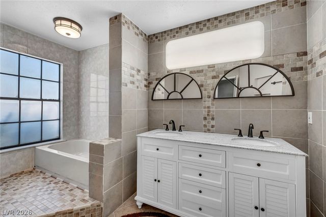 3923 Landsdown Place, Las Vegas, NV 89121
