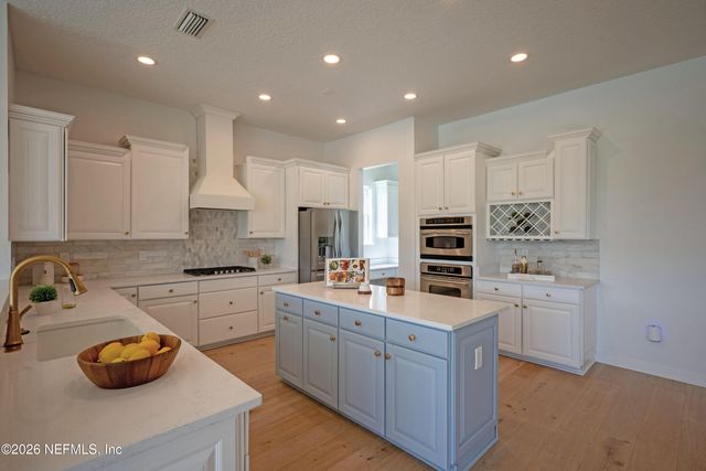 9937 WATERMARK Lane W, Jacksonville, FL 32256