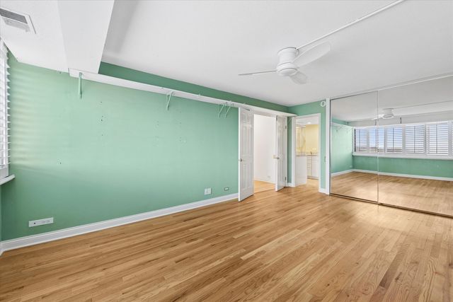 2 S ATRIUM Way 603, Elmhurst, IL 60126