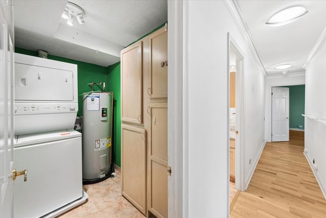 2 S ATRIUM Way 603, Elmhurst, IL 60126