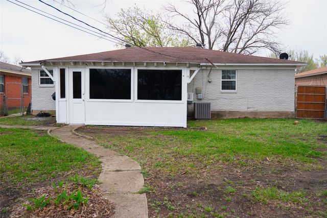 2319 Toulon Lane, Dallas, TX 75227