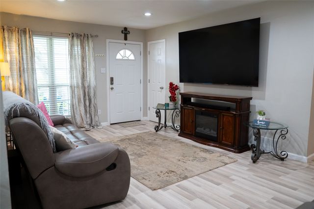 2319 Toulon Lane, Dallas, TX 75227