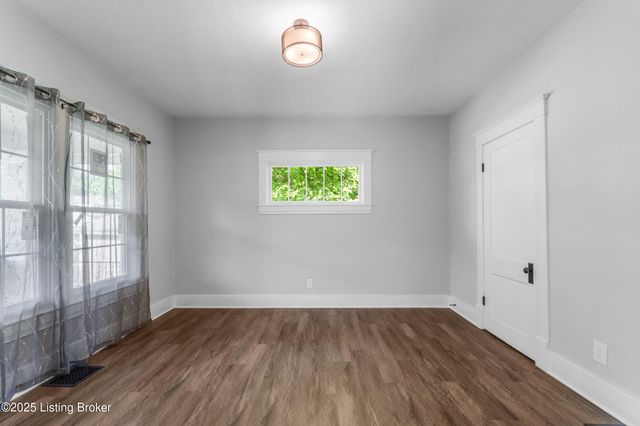 4149 Greenwood Ave, Louisville, KY 40211