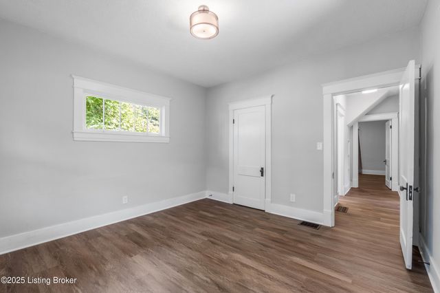 4149 Greenwood Ave, Louisville, KY 40211