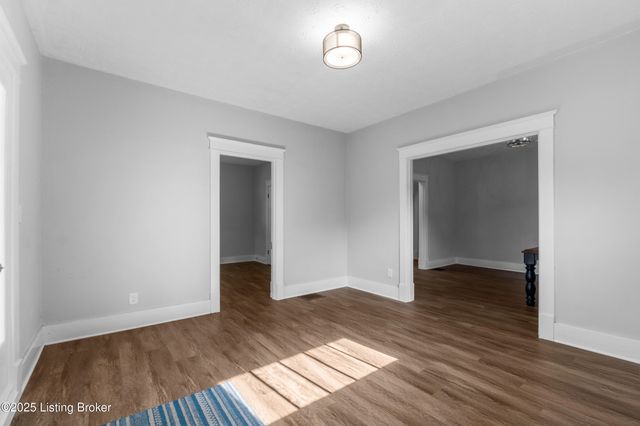 4149 Greenwood Ave, Louisville, KY 40211