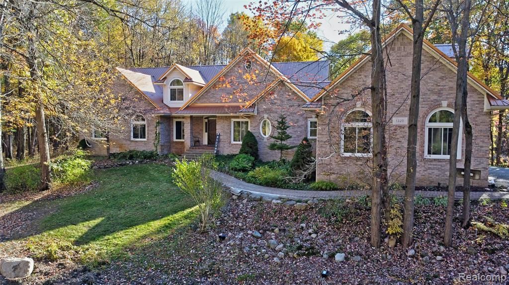 1320 Hosner Road, Oxford, MI 48370