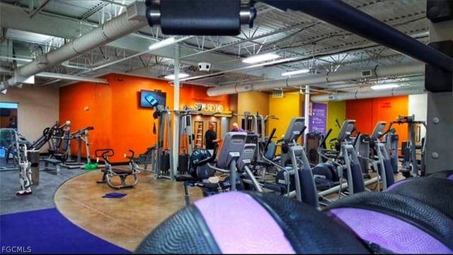 10307 Fontanella DR, Fort Myers, FL 33913