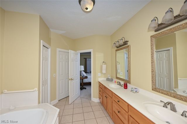 5957 Century Street NW, Canton, OH 44718