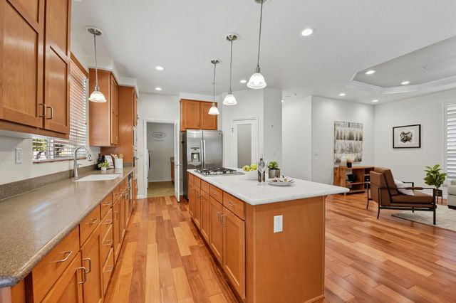 18400 Live Oak Ct, Plymouth, CA 95669