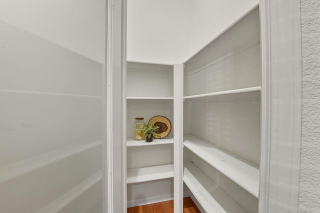 18400 Live Oak Ct, Plymouth, CA 95669