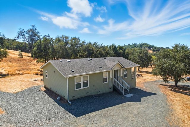 18400 Live Oak Ct, Plymouth, CA 95669