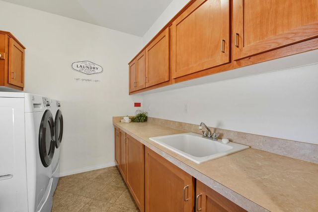 18400 Live Oak Ct, Plymouth, CA 95669