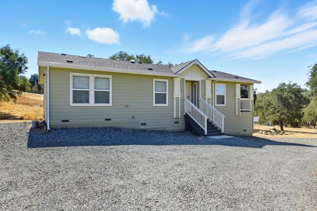 18400 Live Oak Ct, Plymouth, CA 95669