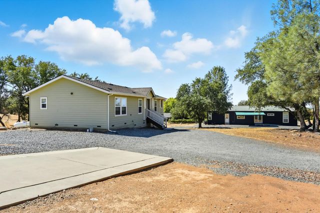 18400 Live Oak Ct, Plymouth, CA 95669