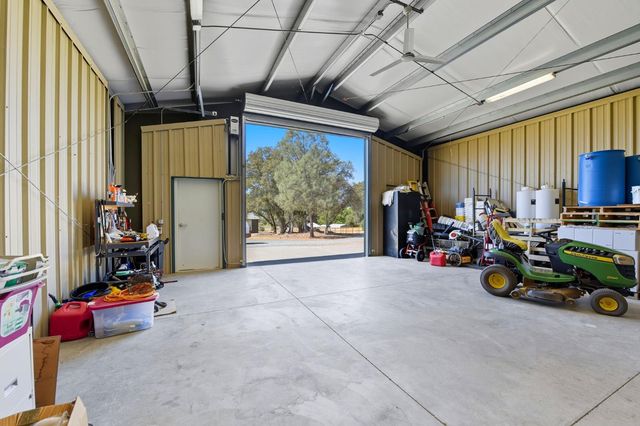 18400 Live Oak Ct, Plymouth, CA 95669