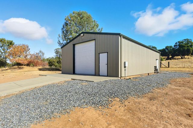 18400 Live Oak Ct, Plymouth, CA 95669