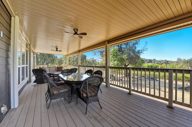 18400 Live Oak Ct, Plymouth, CA 95669