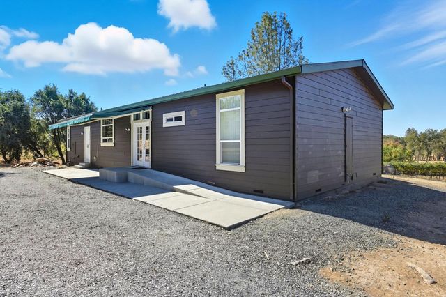 18400 Live Oak Ct, Plymouth, CA 95669