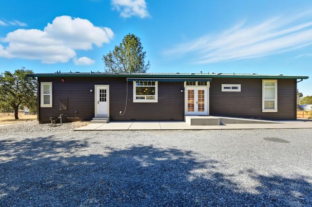 18400 Live Oak Ct, Plymouth, CA 95669