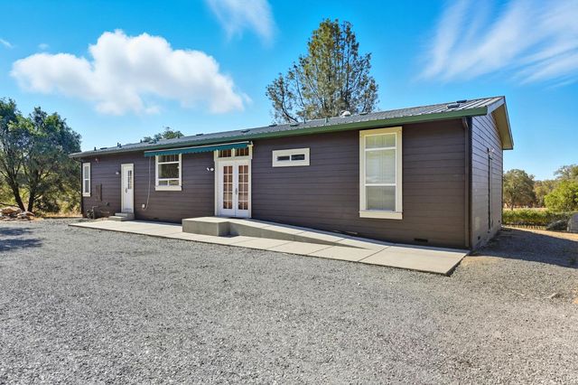 18400 Live Oak Ct, Plymouth, CA 95669