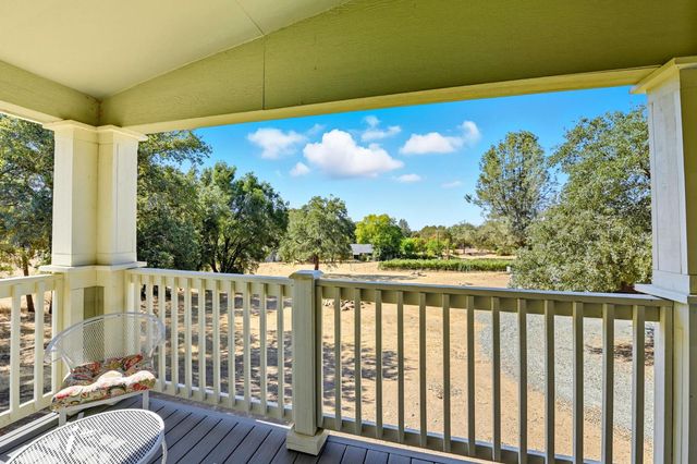 18400 Live Oak Ct, Plymouth, CA 95669