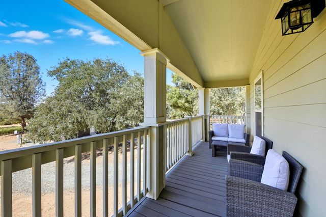 18400 Live Oak Ct, Plymouth, CA 95669