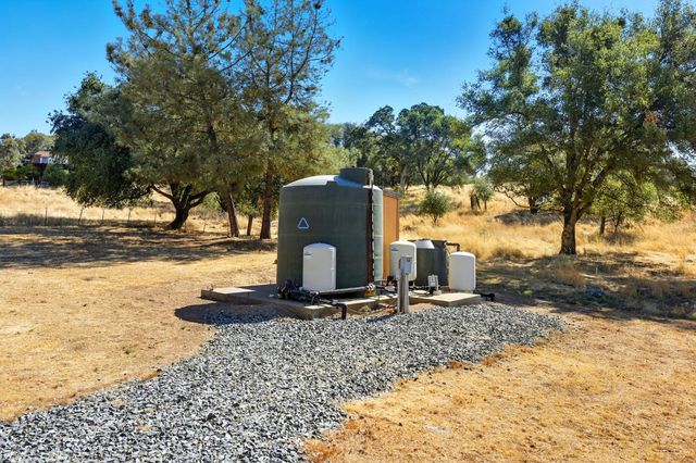 18400 Live Oak Ct, Plymouth, CA 95669