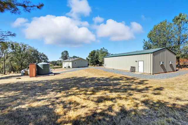 18400 Live Oak Ct, Plymouth, CA 95669