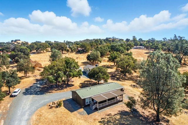 18400 Live Oak Ct, Plymouth, CA 95669