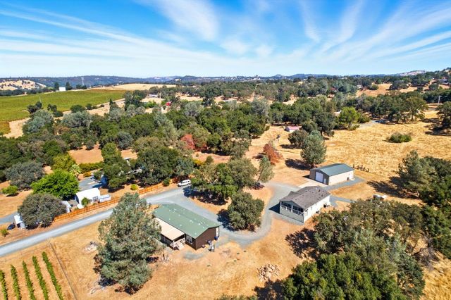 18400 Live Oak Ct, Plymouth, CA 95669