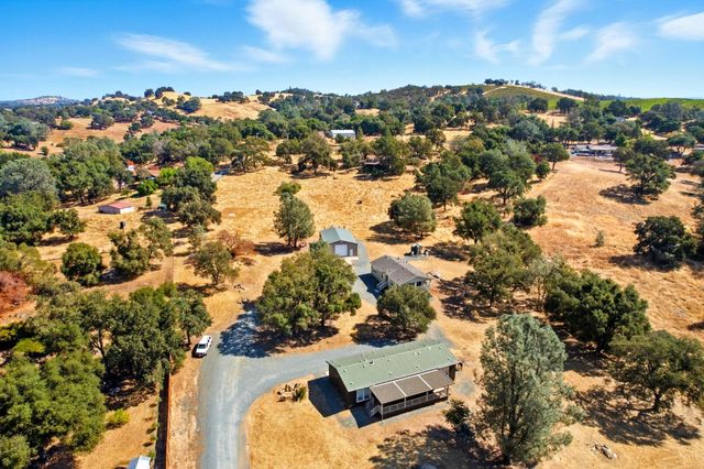 18400 Live Oak Ct, Plymouth, CA 95669
