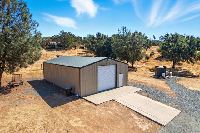 18400 Live Oak Ct, Plymouth, CA 95669