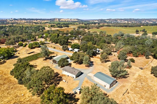 18400 Live Oak Ct, Plymouth, CA 95669