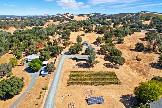 18400 Live Oak Ct, Plymouth, CA 95669