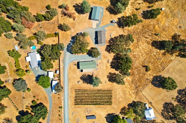 18400 Live Oak Ct, Plymouth, CA 95669