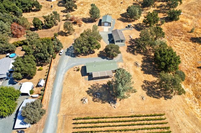 18400 Live Oak Ct, Plymouth, CA 95669