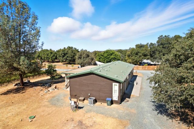 18400 Live Oak Ct, Plymouth, CA 95669