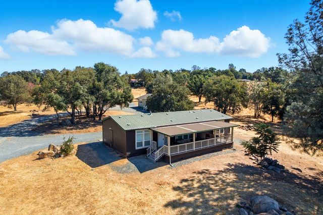 18400 Live Oak Ct, Plymouth, CA 95669