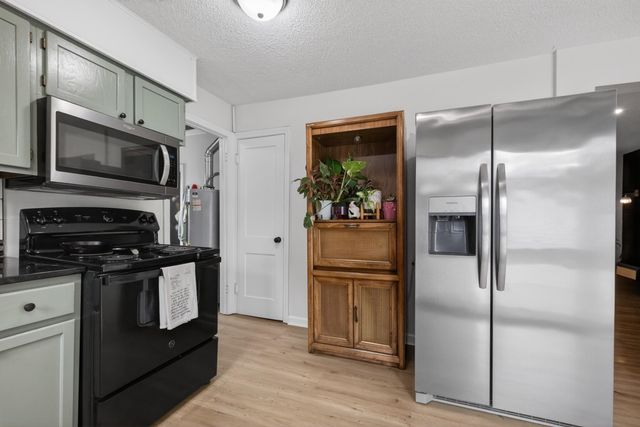 1843 N St Paul Ave, Wichita, KS 67203