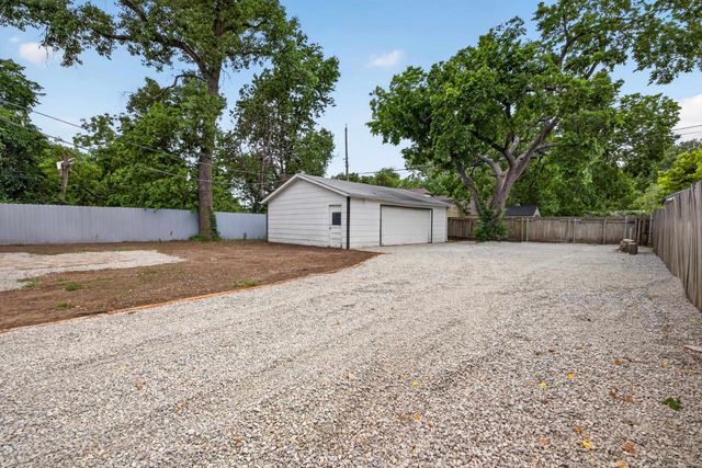 1843 N St Paul Ave, Wichita, KS 67203