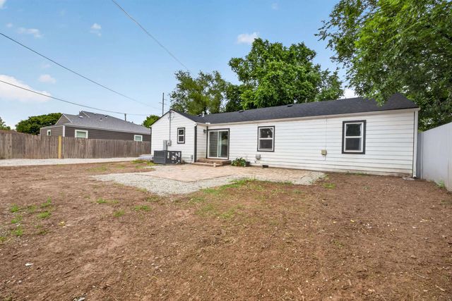 1843 N St Paul Ave, Wichita, KS 67203