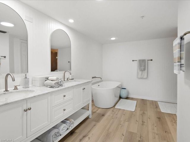 26910 Wedgewood DR 403, Bonita Springs, FL 34134