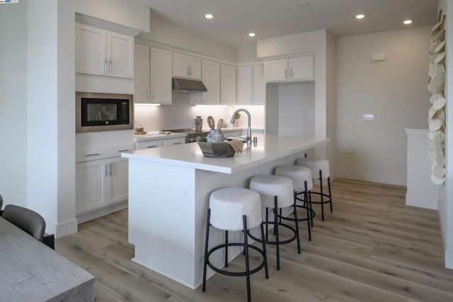 2055 Clement Ave., Alameda, CA 94501