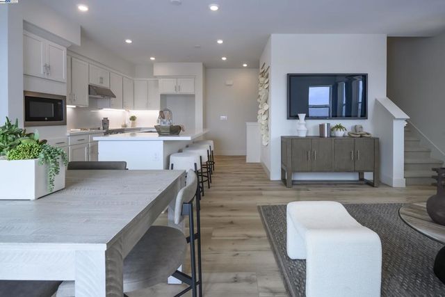 2055 Clement Ave., Alameda, CA 94501