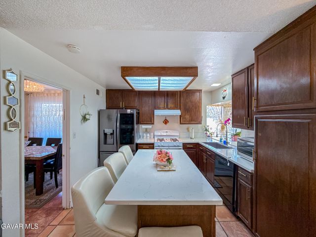 36790 Spanish Broom Drive, Palmdale, CA 93550