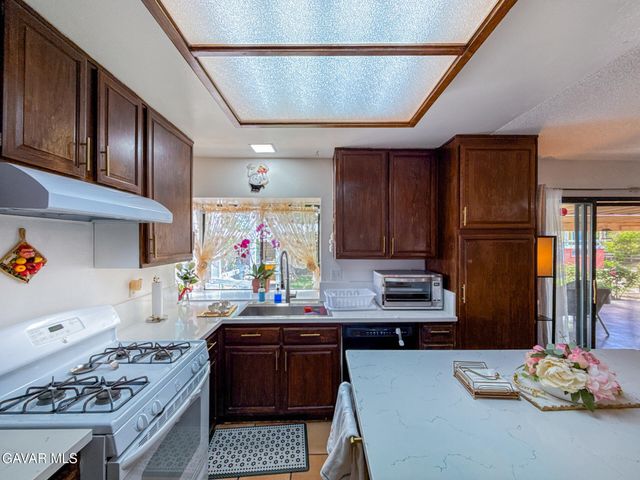 36790 Spanish Broom Drive, Palmdale, CA 93550