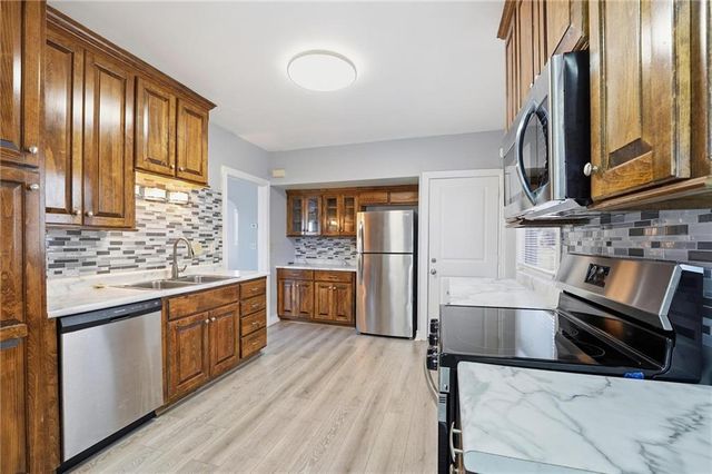 4200 Montgall Avenue, Kansas City, MO 64130