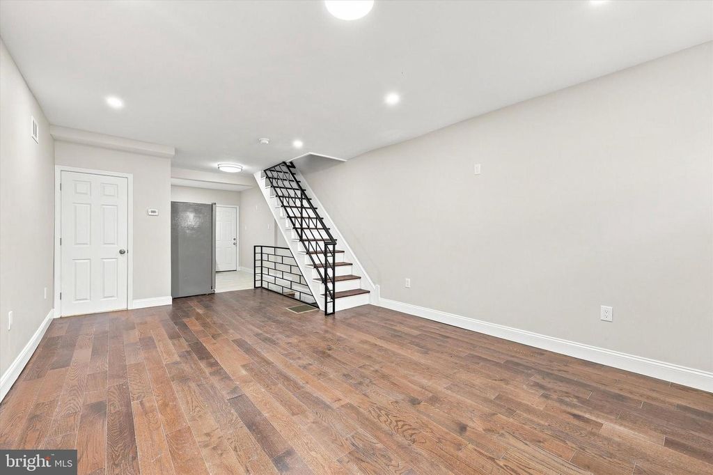 2022 WILDER ST, PHILADELPHIA, PA 19146 — photo 3