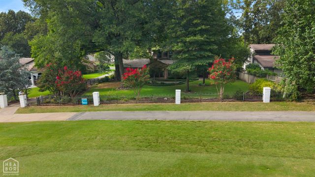 1005 Fairway Drive, Jonesboro, AR 72401