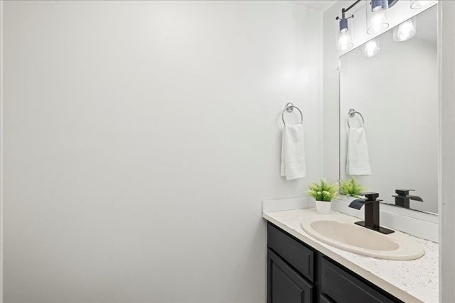 235 Heritage Dr 235, Northbridge, MA 01588